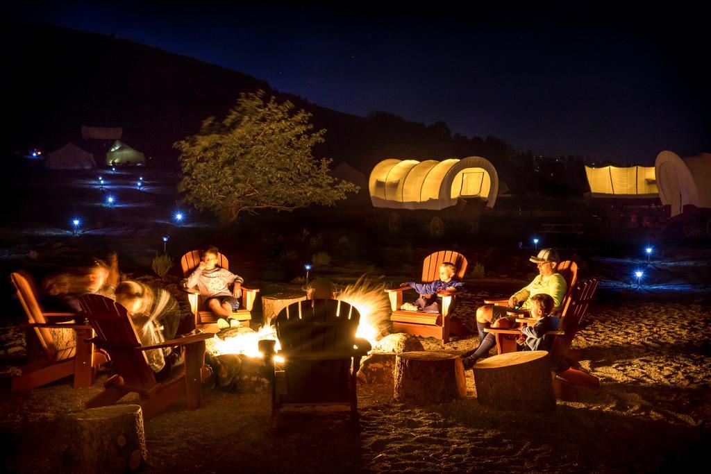 גרדן סיטי Conestoga Ranch Glamping Resort חדר תמונה