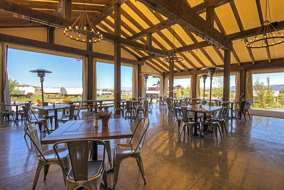 גרדן סיטי Conestoga Ranch Glamping Resort מראה חיצוני תמונה
