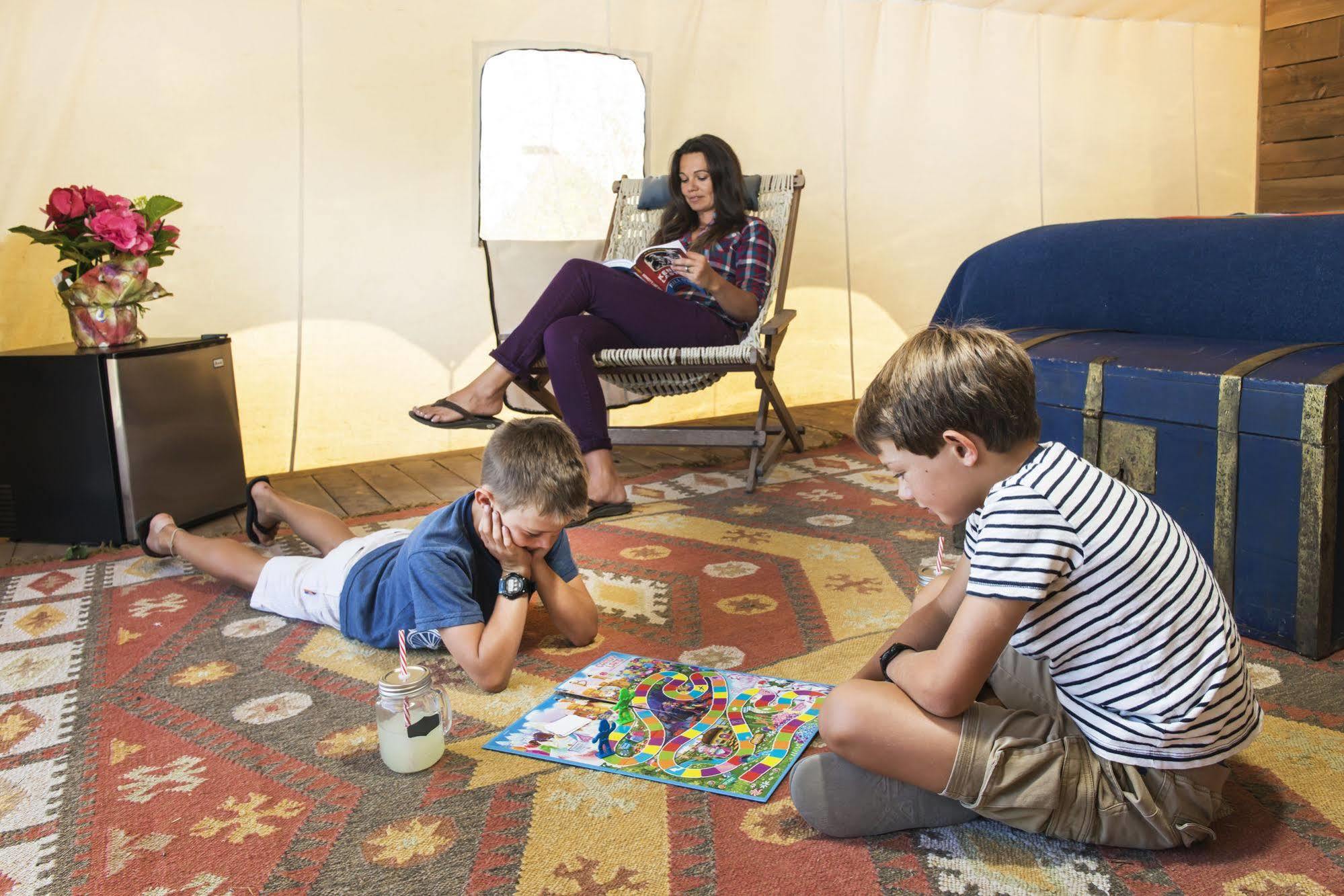 גרדן סיטי Conestoga Ranch Glamping Resort מראה חיצוני תמונה