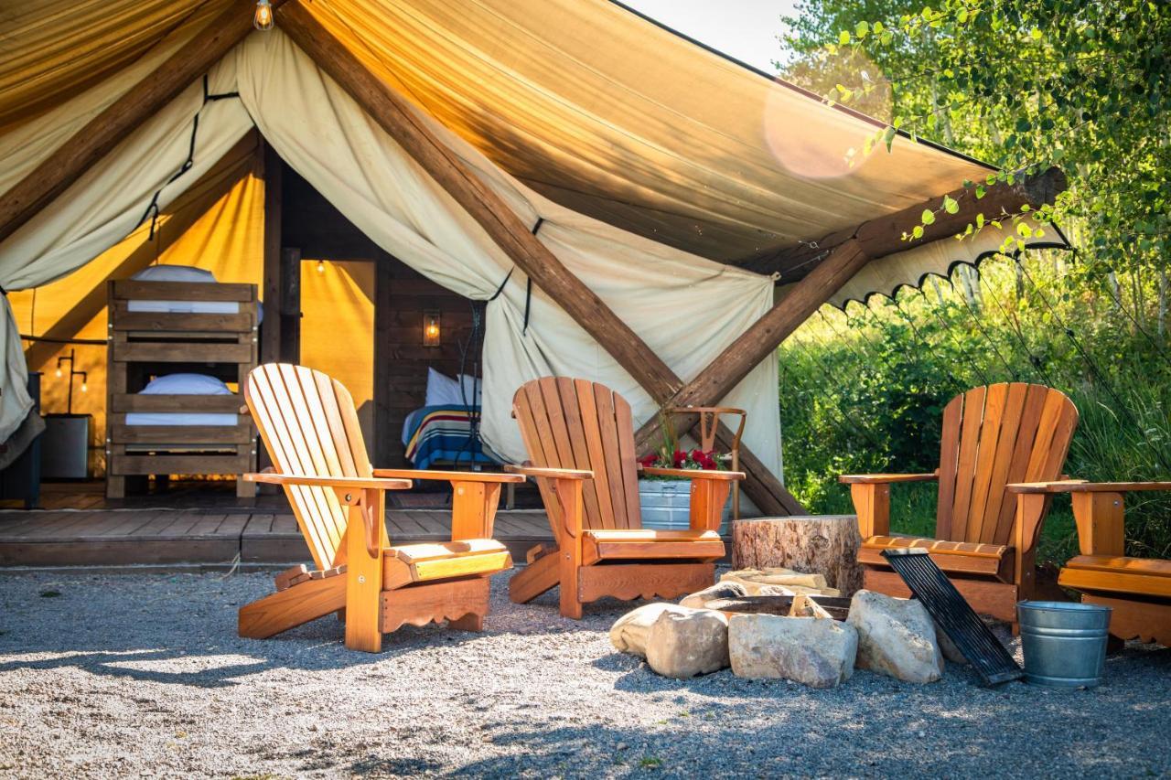 גרדן סיטי Conestoga Ranch Glamping Resort מראה חיצוני תמונה