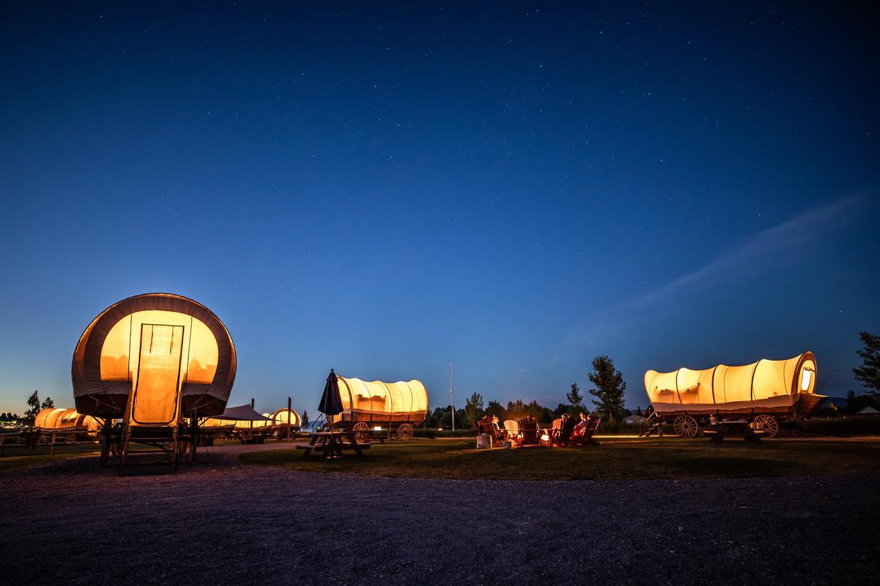 גרדן סיטי Conestoga Ranch Glamping Resort מראה חיצוני תמונה