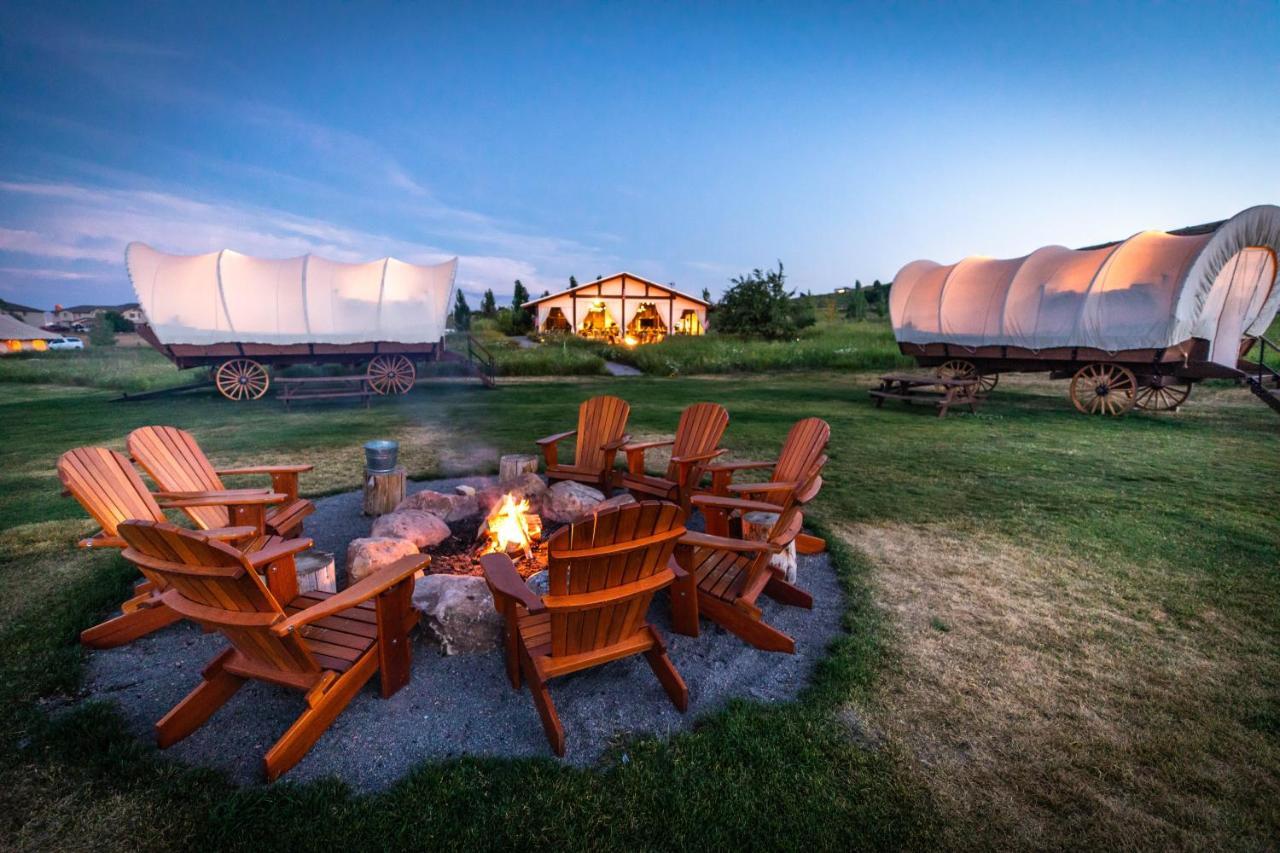 גרדן סיטי Conestoga Ranch Glamping Resort מראה חיצוני תמונה