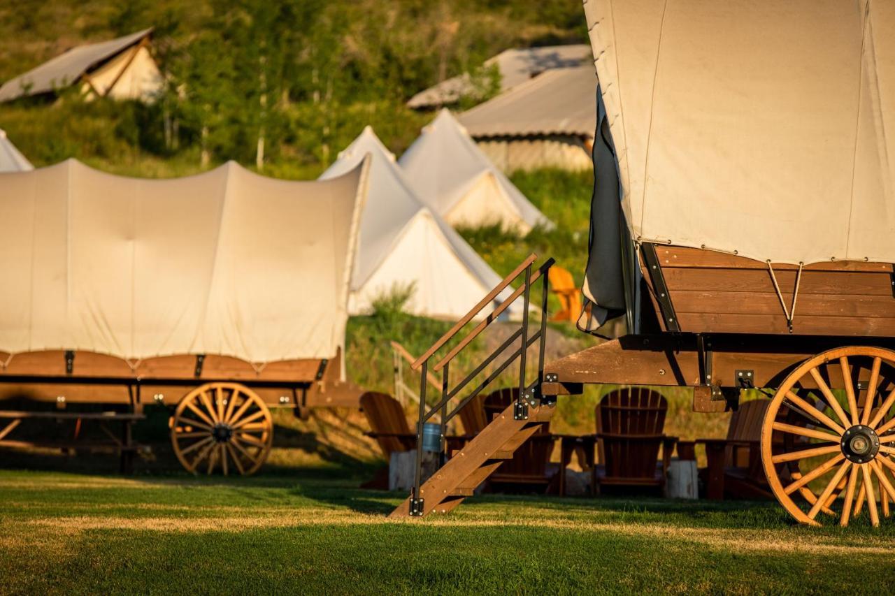 גרדן סיטי Conestoga Ranch Glamping Resort מראה חיצוני תמונה