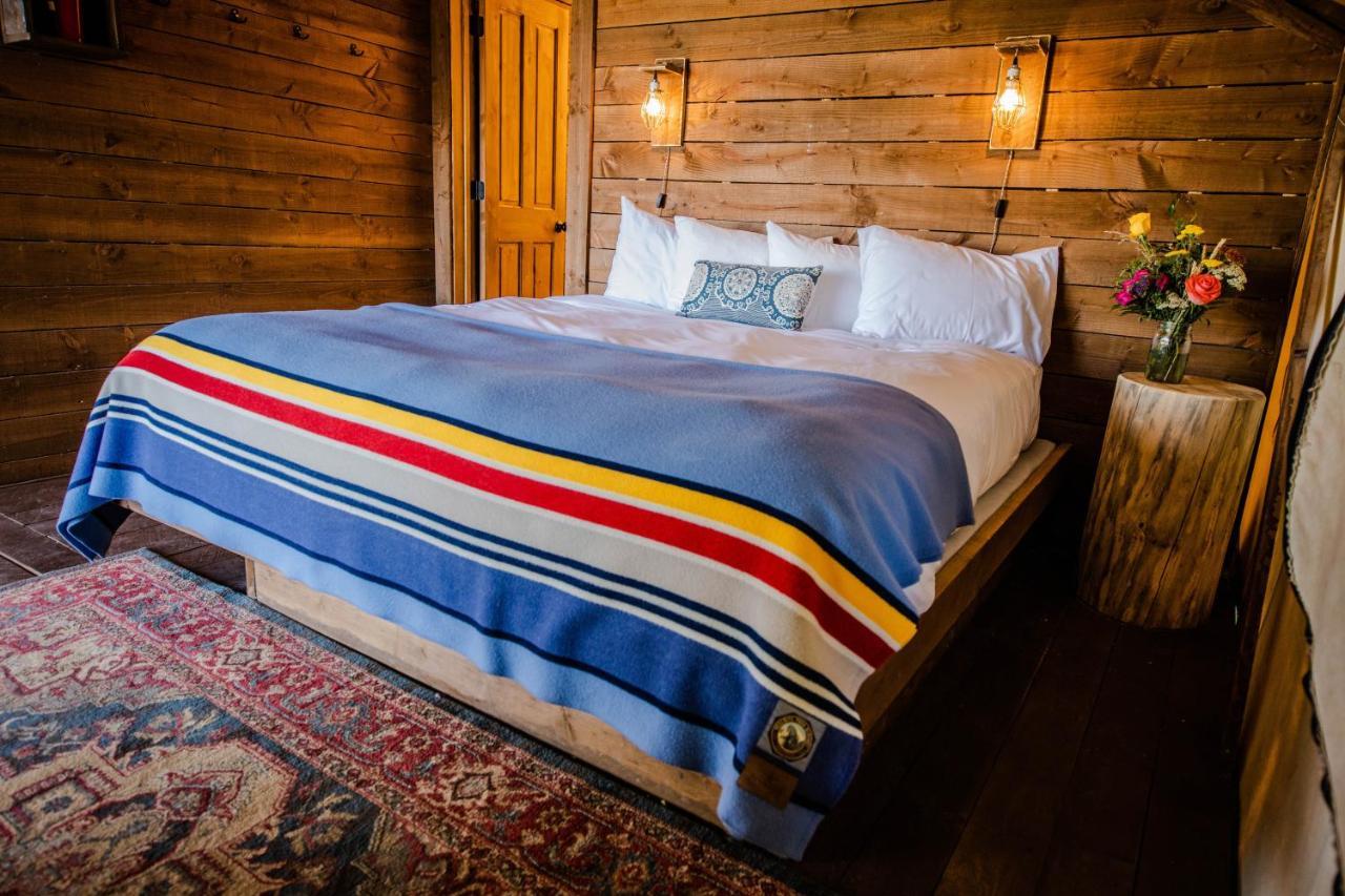 גרדן סיטי Conestoga Ranch Glamping Resort מראה חיצוני תמונה